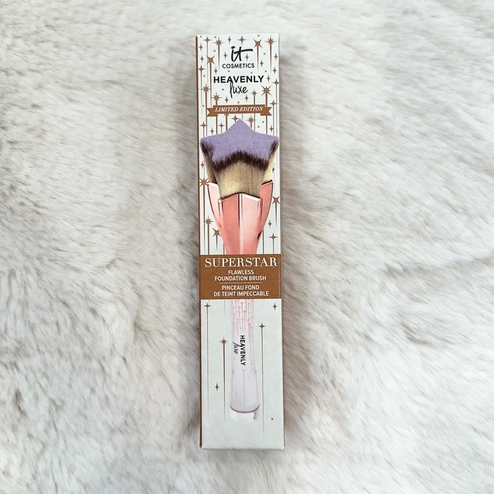 NIB IT Cosmetics Limited Edition Flawless Foundation Star Brush